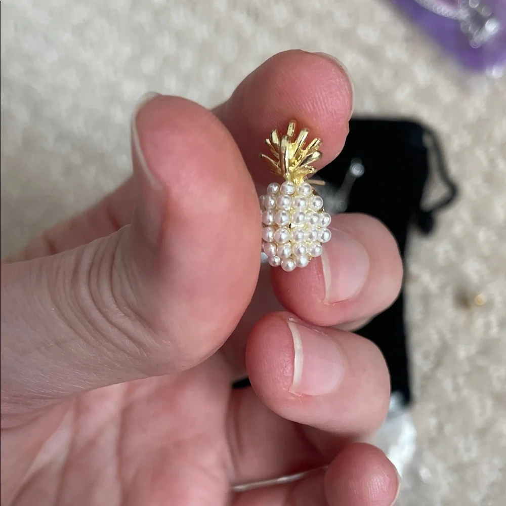 N/A chic pineapple